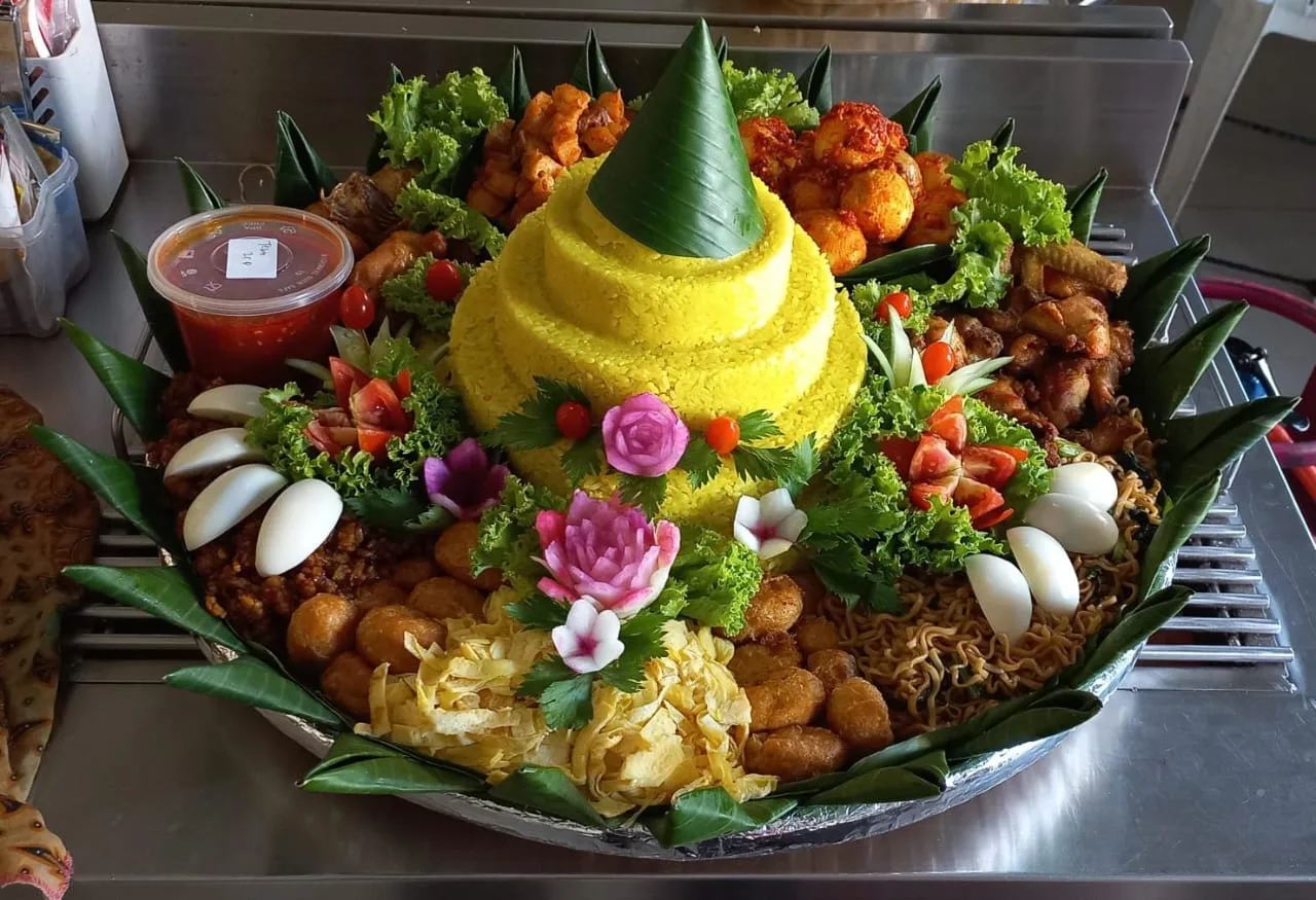 Tumpeng 25 porsi