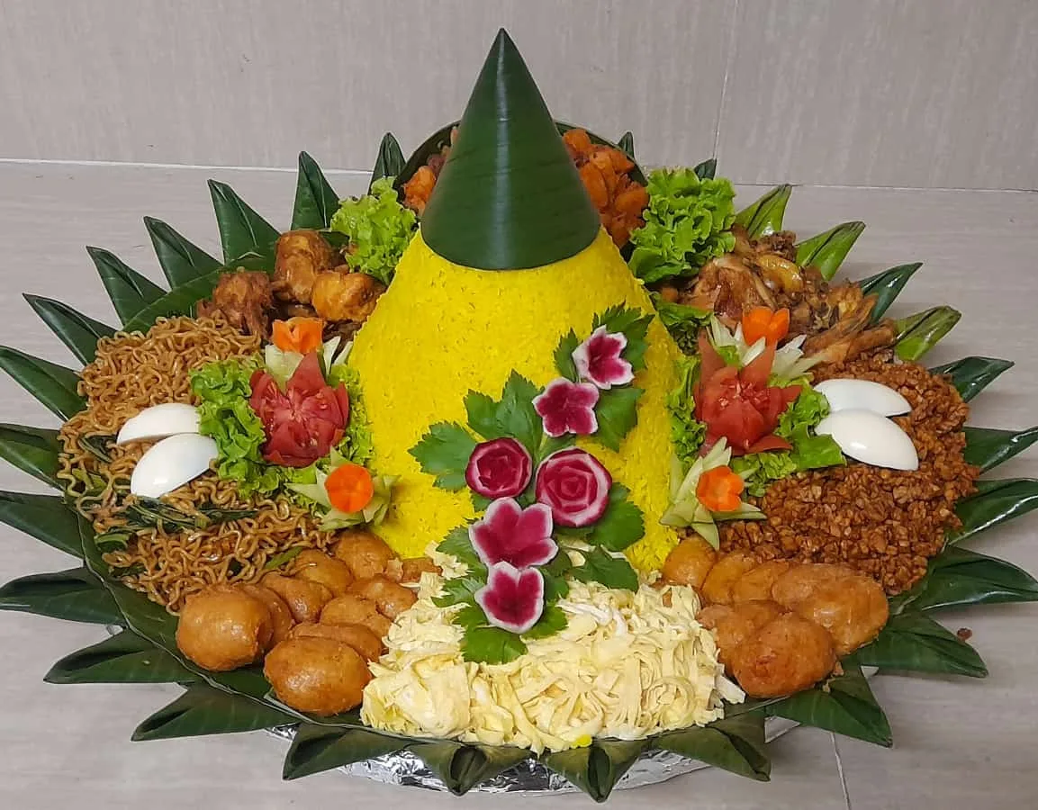 Tumpeng 10 porsi