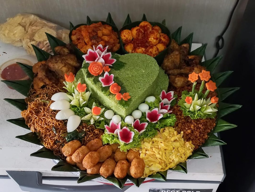 Pesan Tumpeng Daerah Aren Jaya, Bekasi: Solusi Praktis untuk Syukuran Istimewa Anda